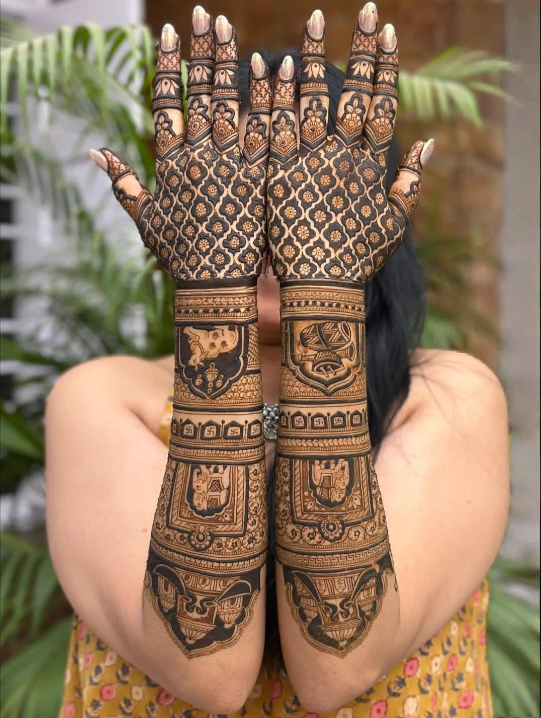 Best Bridal Mehndi Artist in Delhi: How to Choose the Right One