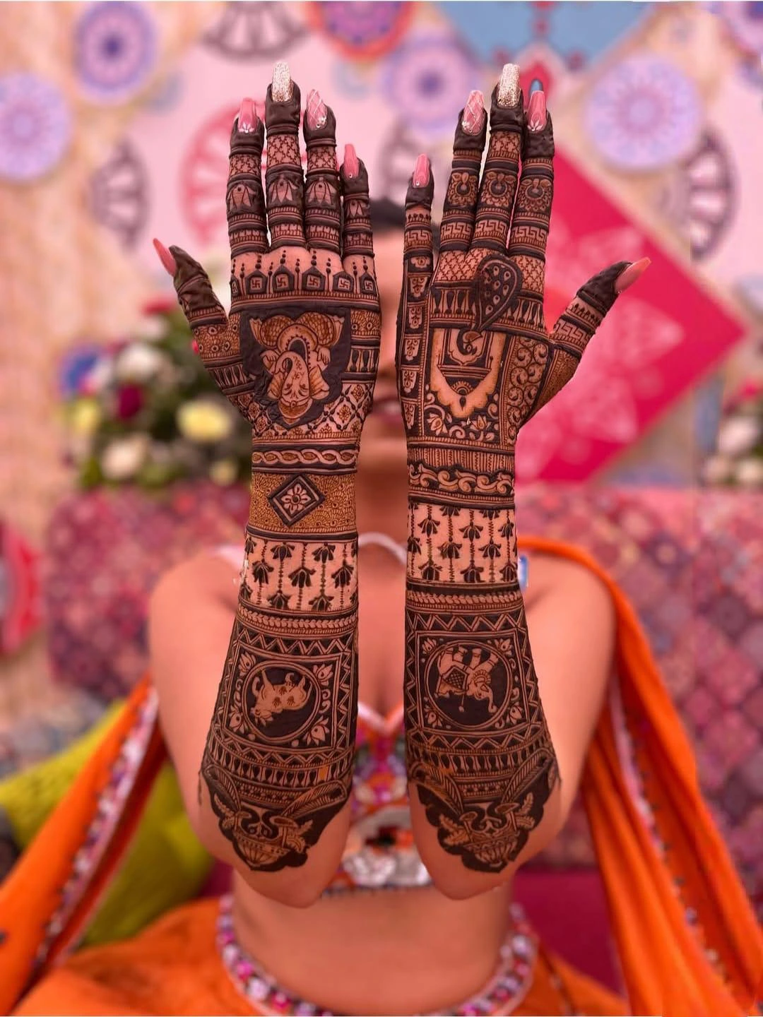 Modern vs Traditional Mehndi Designs: Which One to Choose?